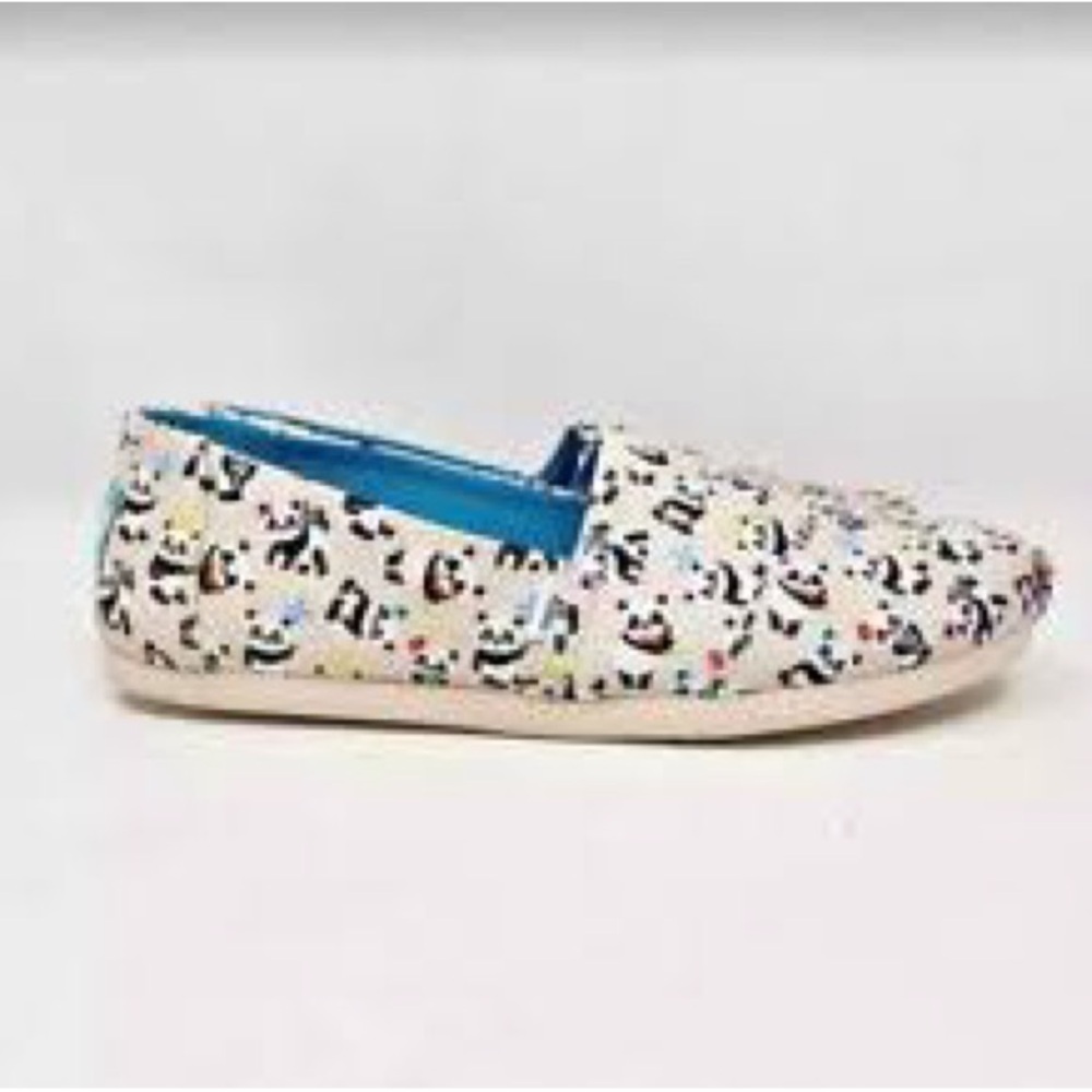 Women’s Toms Panda Print Beige Slip On Flats Size 7 US!